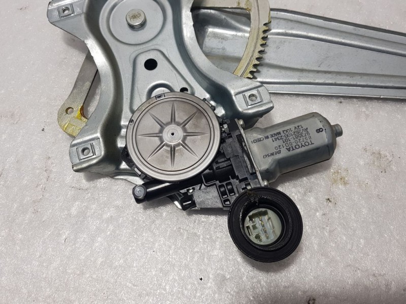Recambio de elevalunas trasero derecho para toyota yaris active referencia OEM IAM 857200D120 973581101 DENSO ELECTRICO 6 PINS