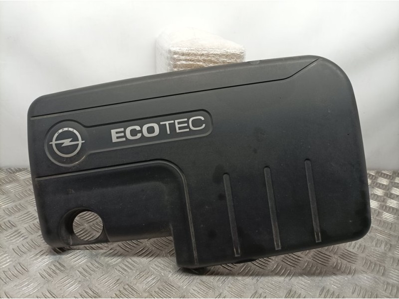 Recambio de tapa motor para opel astra j lim. cosmo referencia OEM IAM 5558599  