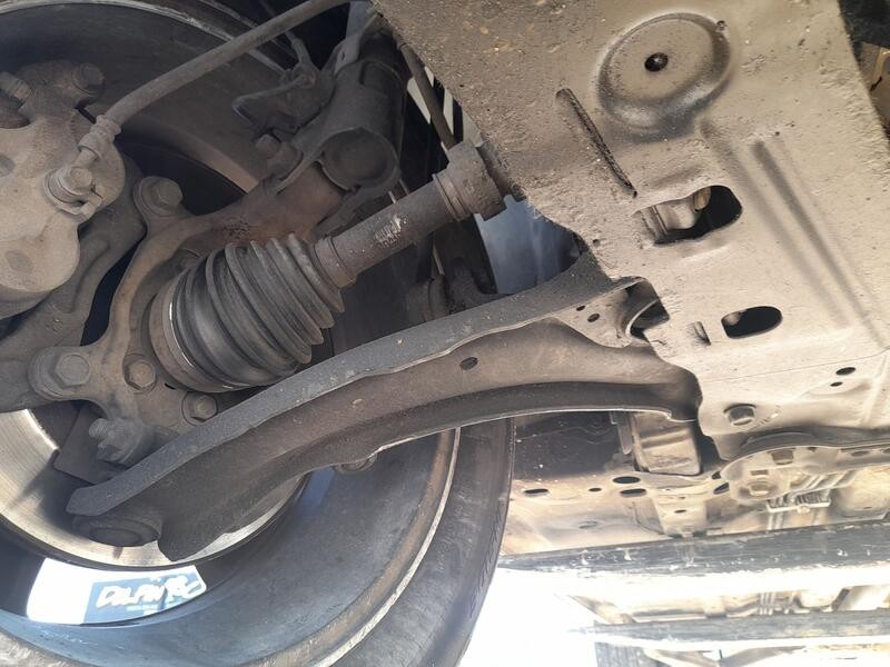 Recambio de brazo suspension inferior delantero derecho para nissan qashqai i (j10, nj10) 2.0 a las 4 ruedas referencia OEM IAM 