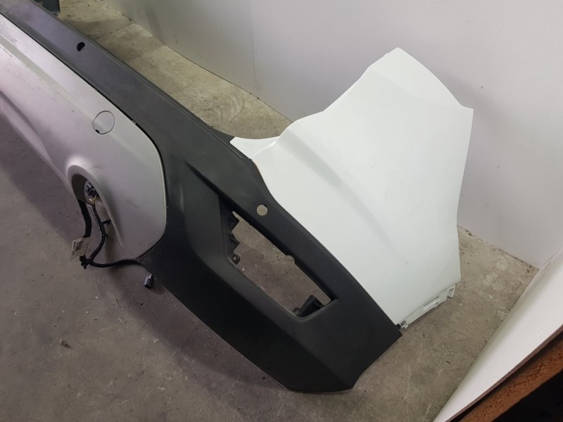 Recambio de paragolpes trasero para ford kuga titanium referencia OEM IAM 2106425  TOCADO