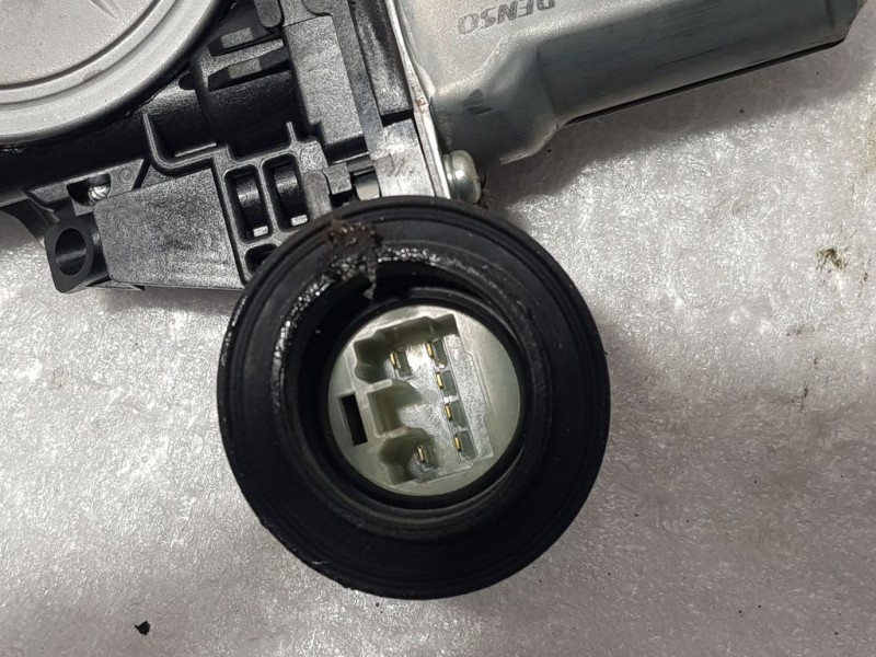 Recambio de elevalunas trasero derecho para toyota yaris active referencia OEM IAM 857200D120 973581101 DENSO ELECTRICO 6 PINS
