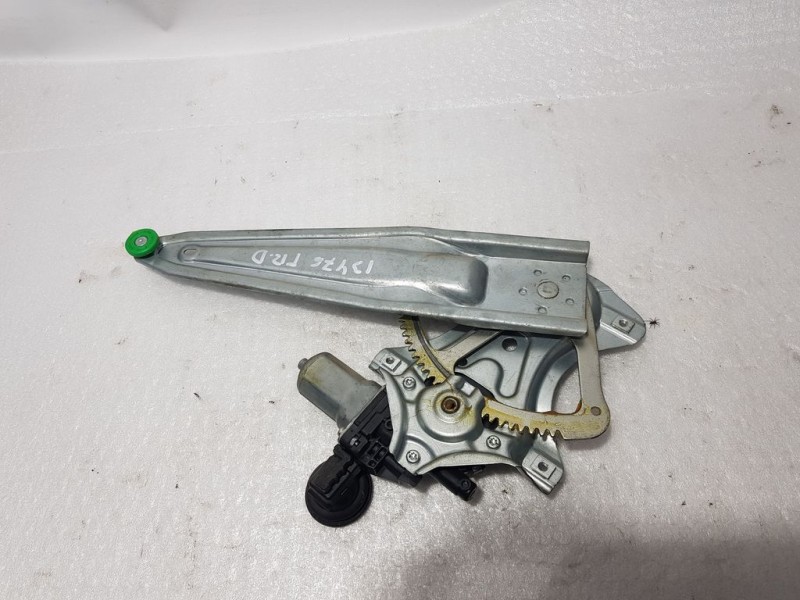 Recambio de elevalunas trasero derecho para toyota yaris active referencia OEM IAM 857200D120 973581101 DENSO ELECTRICO 6 PINS