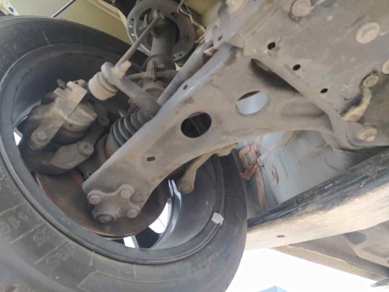 Recambio de brazo suspension inferior delantero derecho para peugeot 208 (p2) allure referencia OEM IAM 9832039280  