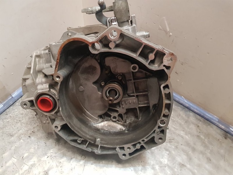 Recambio de caja cambios para opel corsa d catch me referencia OEM IAM M20013D 3722NA8 6VELOCIDADES
