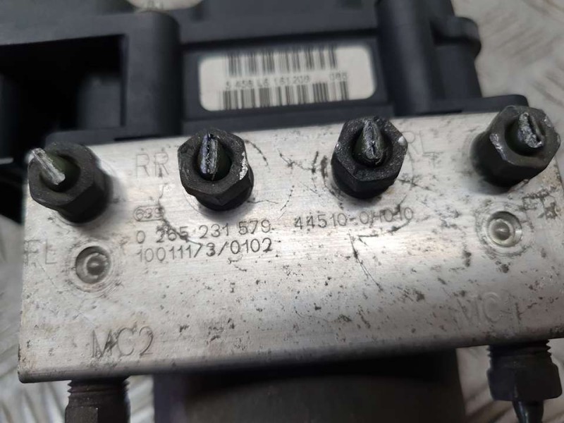 Recambio de abs para toyota aygo (kgb/wnb) blue referencia OEM IAM 445100H010 0265231579 