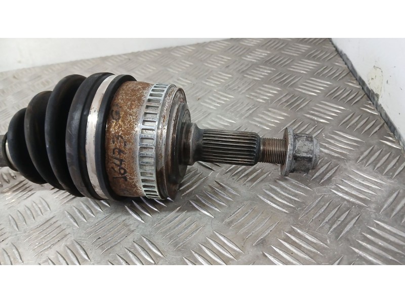 Recambio de transmision delantera derecha para mercedes-benz vito autobús (w638) 112 cdi 2.2 (638.194) referencia OEM IAM A63833