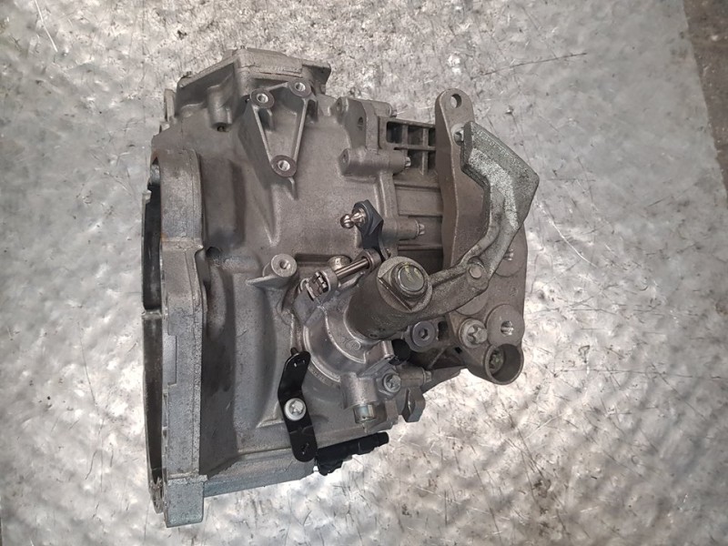 Recambio de caja cambios para opel corsa d catch me referencia OEM IAM M20013D 3722NA8 6VELOCIDADES