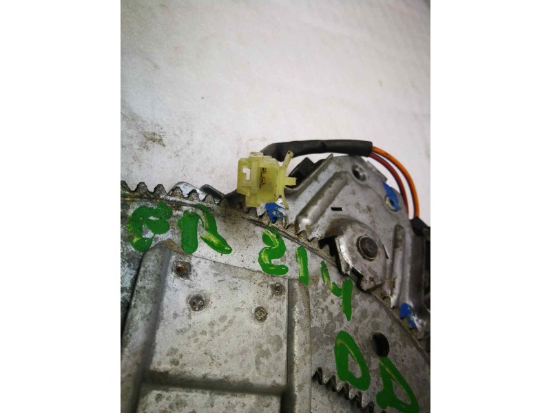 Recambio de elevalunas delantero derecho para mg 200 referencia OEM IAM   DOS PINS