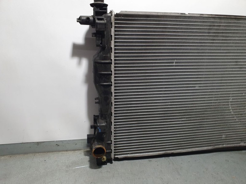 Recambio de radiador agua para chevrolet cruze lt referencia OEM IAM 52421844  GM PATA ROTA