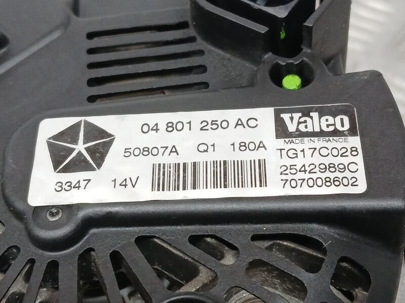 Recambio de alternador para jeep gr. cherokee (wh) laredo referencia OEM IAM 04801250AC VALEO TG17C028 2542989C
