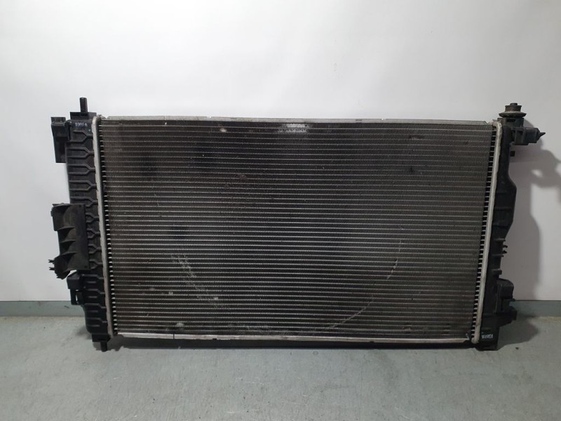 Recambio de radiador agua para chevrolet cruze lt referencia OEM IAM 52421844  GM PATA ROTA