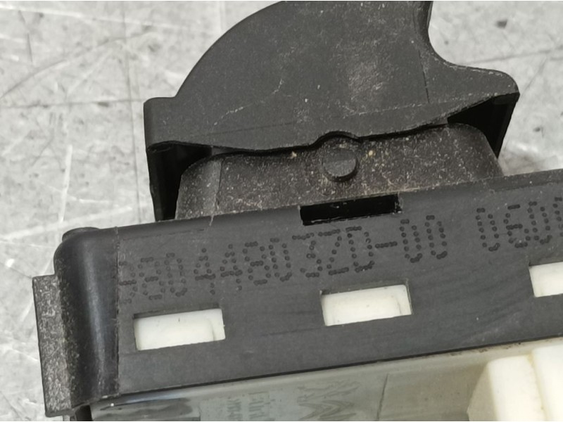 Recambio de mando elevalunas delantero derecho para peugeot 208 (p2) allure referencia OEM IAM 98044803ZD  