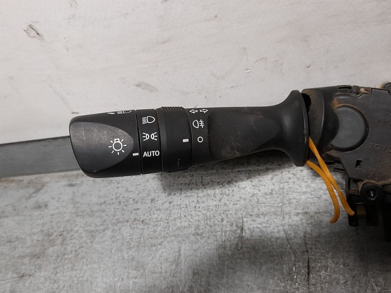 Recambio de mando luces y limpia para toyota hilux (kun) double cab 4x4 referencia OEM IAM 841400K650  