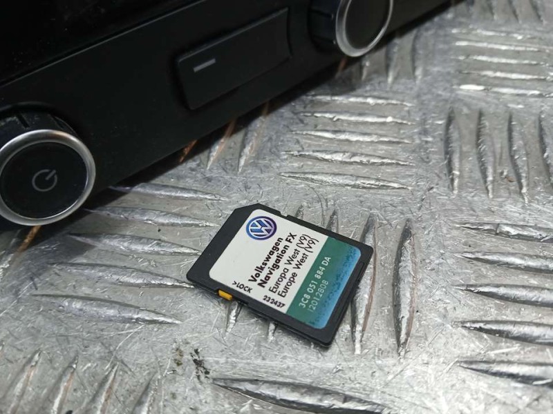 Recambio de sistema navegacion gps para volkswagen golf vi (5k1) rabbit bluemotion referencia OEM IAM 3C0035270 B 7612032082 BOS