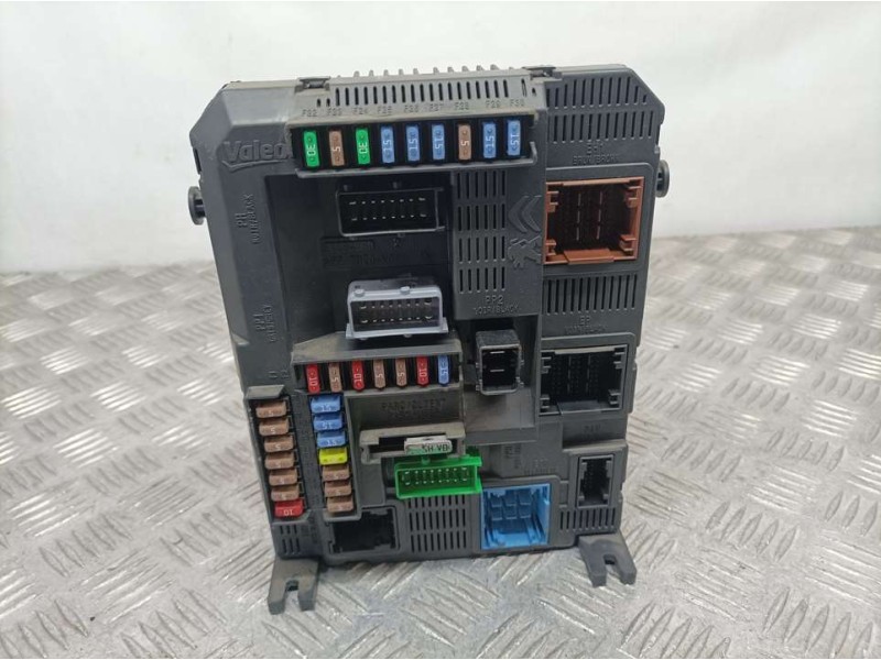Recambio de caja reles / fusibles para citroën c-elysée millenium referencia OEM IAM 9807531680 20141211 BSI
