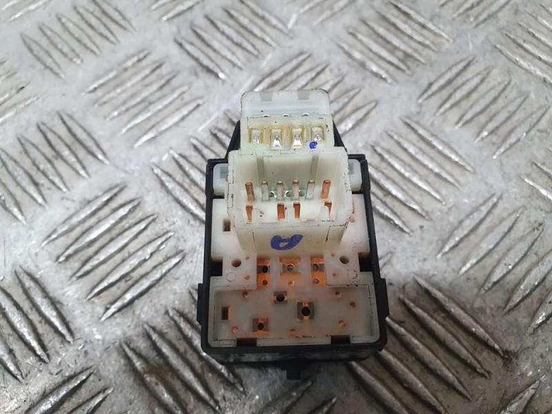 Recambio de mando retrovisor para hyundai i20 active klass active bluedrive referencia OEM IAM 299140228  