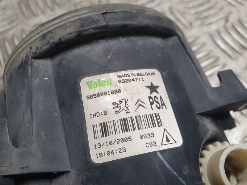 Recambio de faro antiniebla derecho para citroën xsara picasso 2.0 hdi sx referencia OEM IAM 9650001680 89204711 VALEO