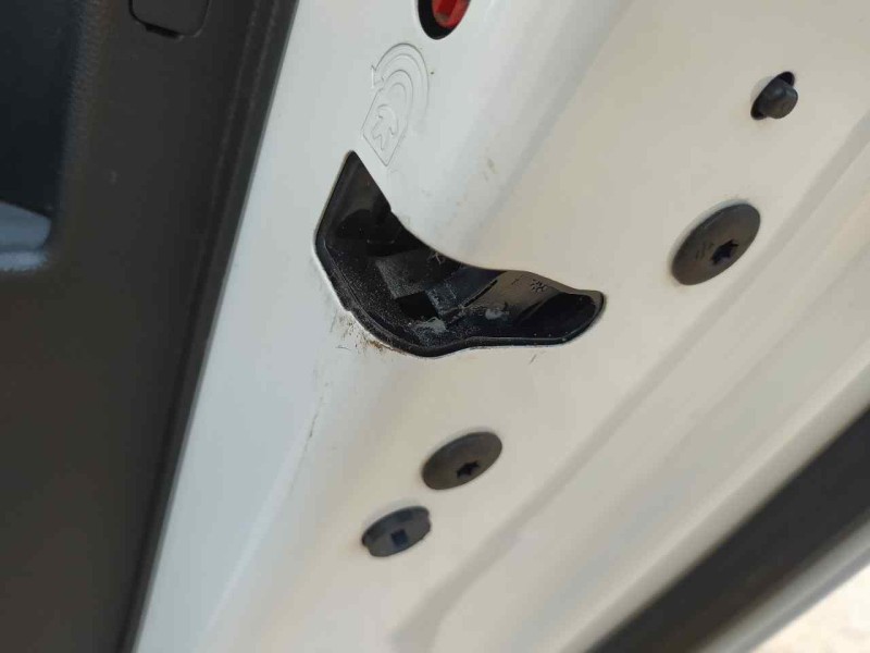 Recambio de cerradura puerta trasera derecha para peugeot 208 (p2) allure referencia OEM IAM 9829285280  