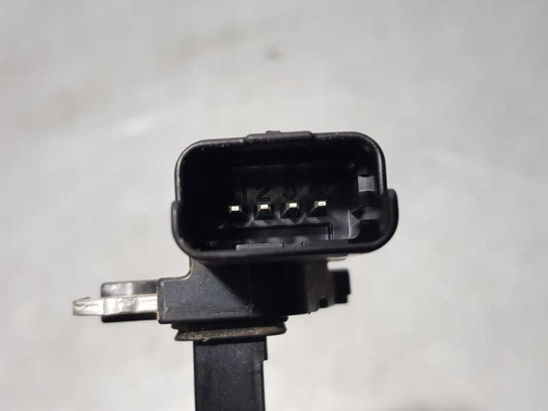 Recambio de caudalimetro para peugeot 208 active referencia OEM IAM 9677093080 AFH50M27 HITACHI