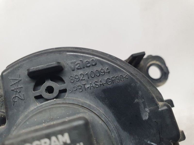 Recambio de faro antiniebla izquierdo para citroën xsara picasso 2.0 hdi sx referencia OEM IAM 9650001680 89204711 VALEO
