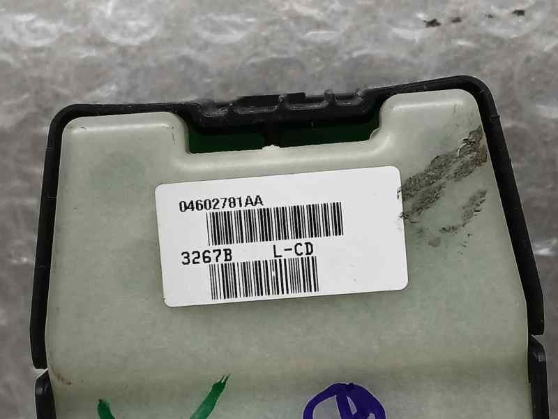 Recambio de mando elevalunas delantero izquierdo para jeep gr. cherokee (wh) laredo referencia OEM IAM 04602781AA  C/ MANDO RETR