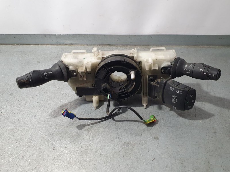 Recambio de mando luces y limpia para renault scenic iii dynamique referencia OEM IAM 255670019R  