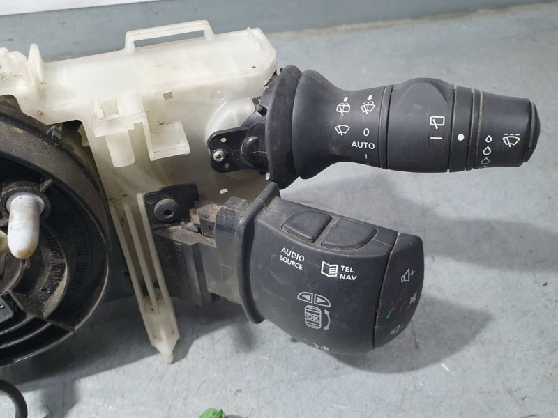 Recambio de mando luces y limpia para renault scenic iii dynamique referencia OEM IAM 255670019R  