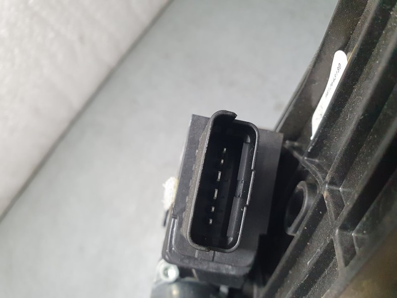 Recambio de elevalunas trasero izquierdo para peugeot 5008 active referencia OEM IAM 9812643180  ELECTRICO 6 PINES