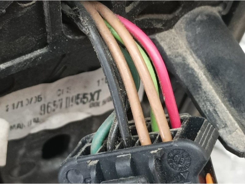 Recambio de retrovisor derecho para citroën xsara picasso 2.0 hdi sx referencia OEM IAM 96570955XT  ELECTRICO 7 CABLES