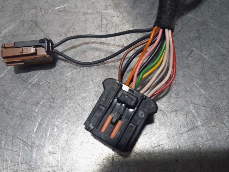 Recambio de retrovisor derecho para peugeot 308 style referencia OEM IAM 98088637XT 11 CABLES Y 2 CABLES ELECTRICO