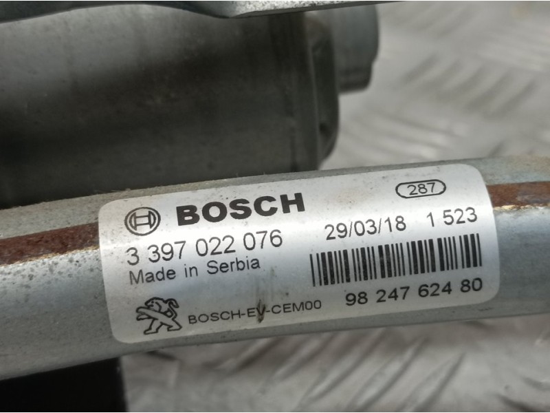 Recambio de motor limpia delantero para peugeot 5008 active referencia OEM IAM 9824762480 3397022076 BOSCH