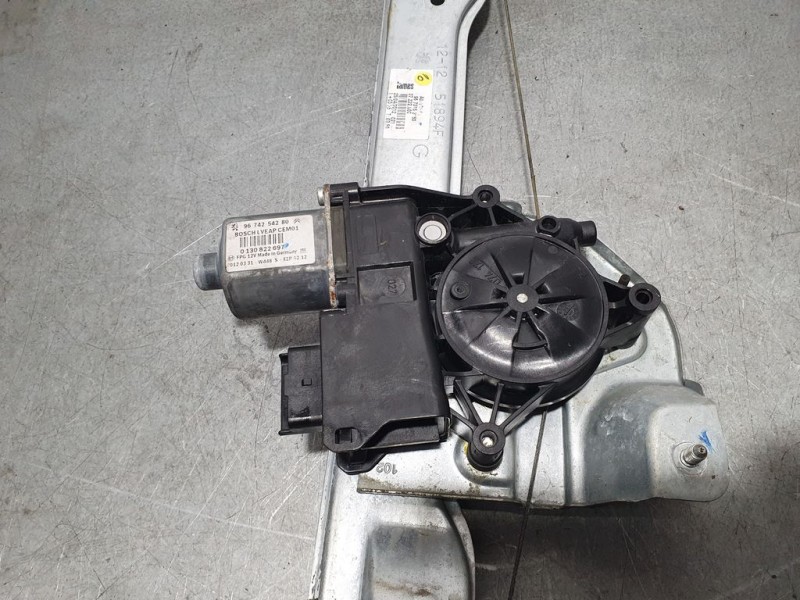 Recambio de elevalunas delantero izquierdo para peugeot 208 active referencia OEM IAM 9673153080  LAMES ELECTRICO 6 PINS