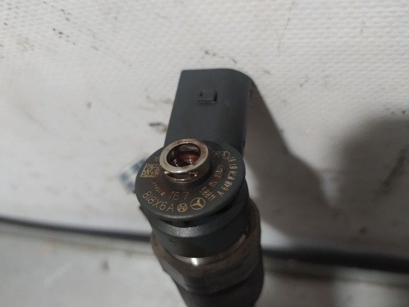 Recambio de inyector para mercedes-benz clase b (w245) 2.0 cdi cat referencia OEM IAM A6408700787 0445110167 BOSCH