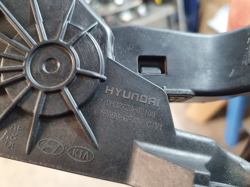 Recambio de potenciometro pedal para hyundai ioniq style elektro referencia OEM IAM 32700G2120  