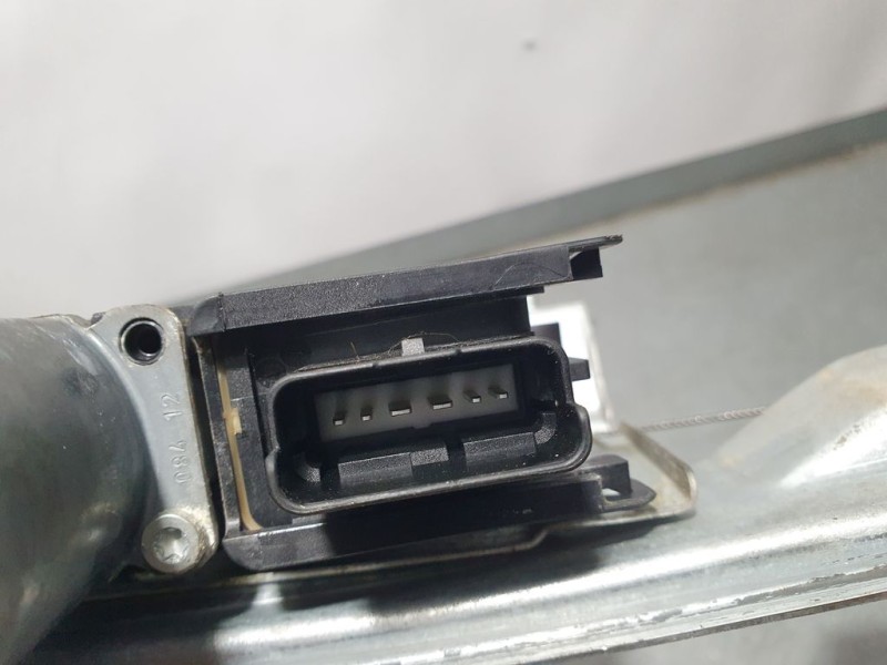 Recambio de elevalunas delantero izquierdo para peugeot 208 active referencia OEM IAM 9673153080  LAMES ELECTRICO 6 PINS