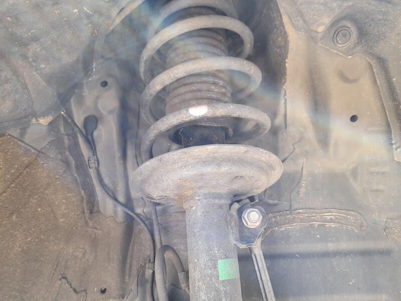 Recambio de amortiguador delantero derecho para toyota yaris (_p13_) 1.5 hybrid (nhp130_) referencia OEM IAM 485100DA31  