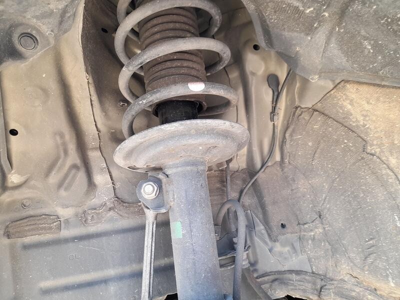 Recambio de amortiguador delantero izquierdo para toyota yaris (_p13_) 1.5 hybrid (nhp130_) referencia OEM IAM 485200D331  