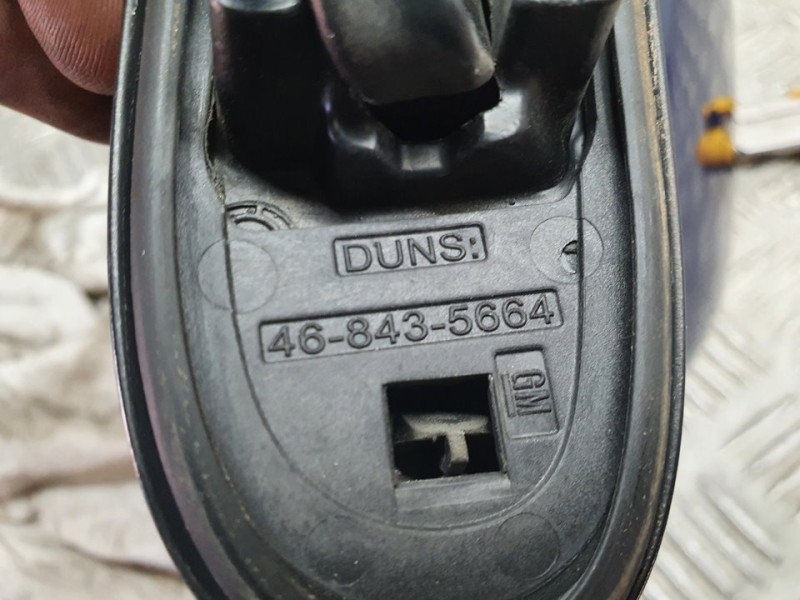 Recambio de retrovisor izquierdo para opel corsa d catch me referencia OEM IAM 468435664  ELECTRICO Y TOCADO