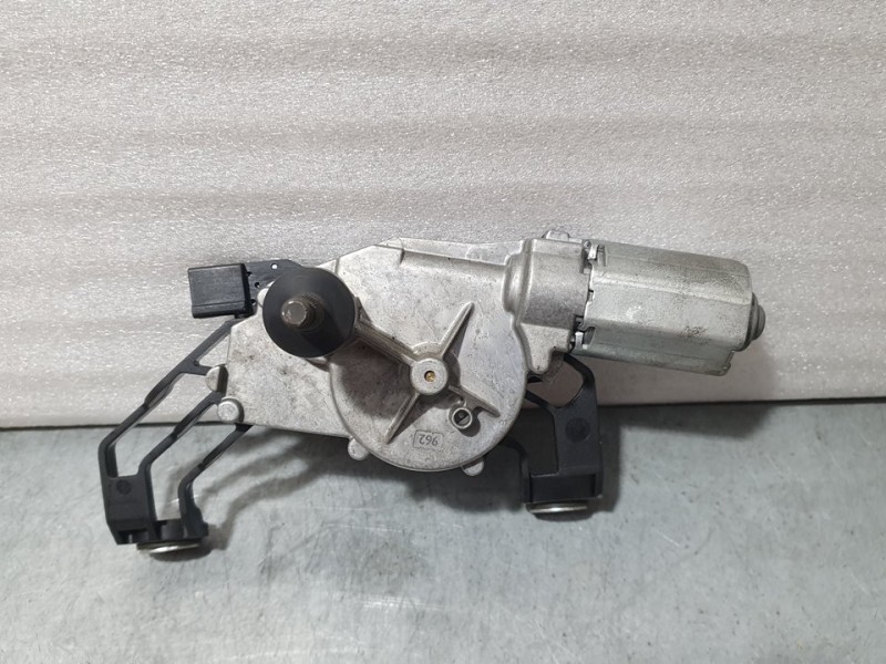 Recambio de motor limpia trasero para smart forfour básico (55kw) referencia OEM IAM A4548200208 0390201593 BOSCH