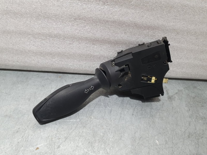 Recambio de mando intermitentes para ford fiesta (ccn) trend referencia OEM IAM 8A6T13335AD  