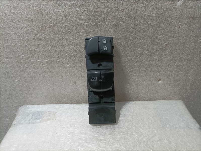 Recambio de mando elevalunas delantero izquierdo para nissan micra v (k14) visia+ referencia OEM IAM 254015FA0A  