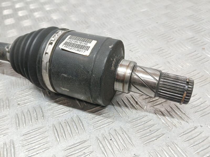 Recambio de transmision delantera izquierda para jeep gr. cherokee (wh) laredo referencia OEM IAM P52104701AB  