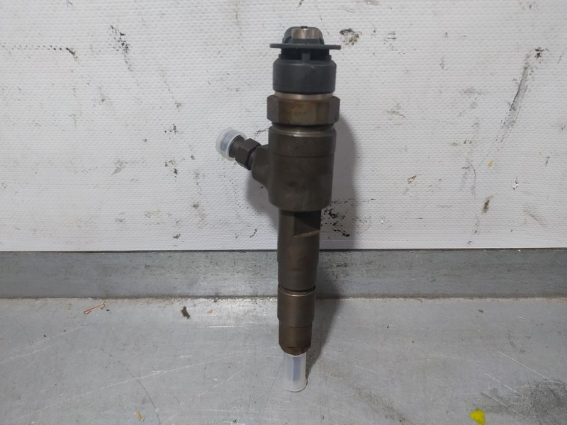 Recambio de inyector para peugeot 208 1.6 blue-hdi fap referencia OEM IAM  0445110566 BOSCH