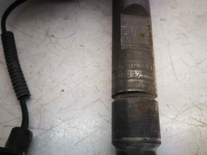 Recambio de inyector para seat ibiza (6k1) 1.9 tdi referencia OEM IAM 038130201F  0432193735