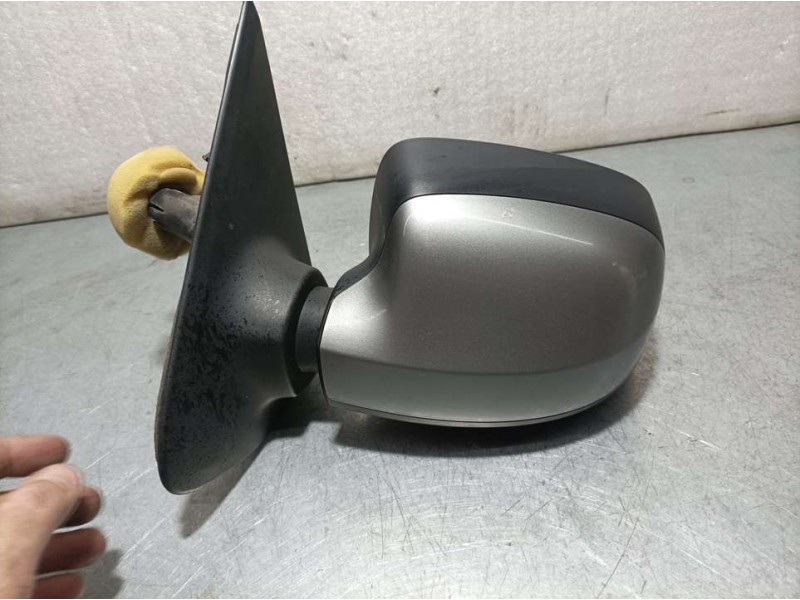 Recambio de retrovisor izquierdo para dacia sandero stepway referencia OEM IAM 963020587R  C/ MANDO