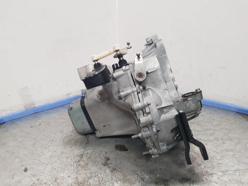 Recambio de caja cambios para peugeot 208 style referencia OEM IAM 20CR15 1029061 5VELOCIDADES