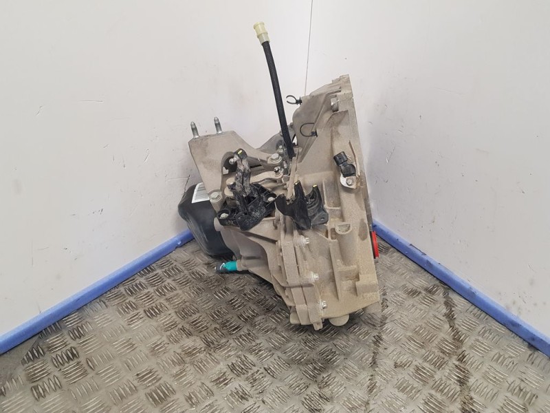 Recambio de caja cambios para dacia sandero stepway referencia OEM IAM JH3356 213241 5VELOCIDADES