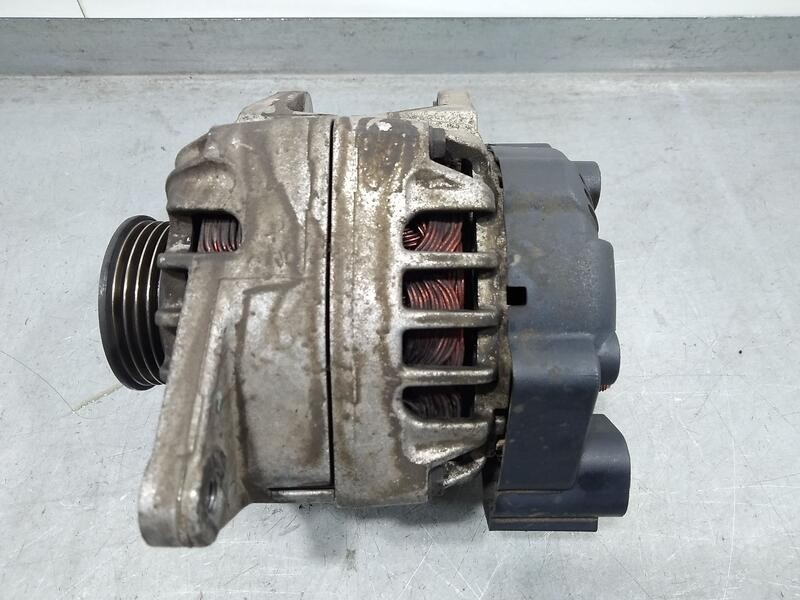 Recambio de alternador para hyundai getz (tb) basico referencia OEM IAM 3730022650 a0002655023 valeo