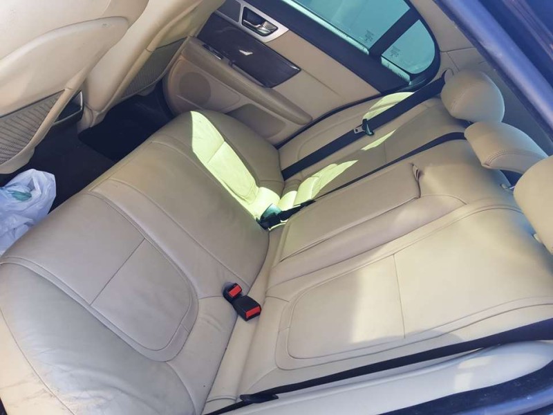 Recambio de asientos traseros para jaguar xf 2.2 diesel referencia OEM IAM  PIEL 