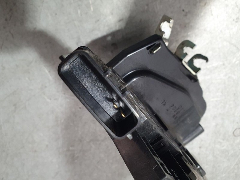 Recambio de cerradura puerta delantera derecha para nissan leaf 2 zero edition referencia OEM IAM T8011510  ELECTRICA 2 PINS